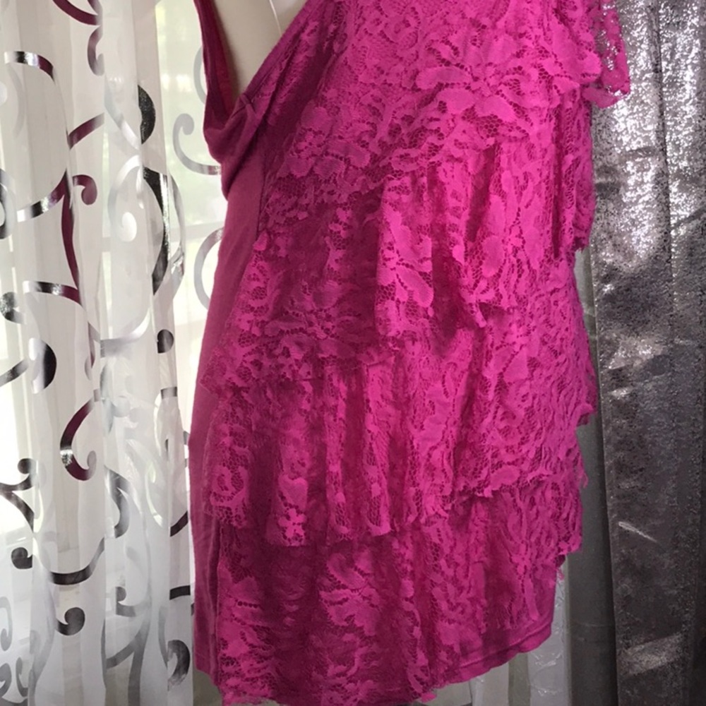 Lace ruffle top 🌺 - Picture 8 of 8